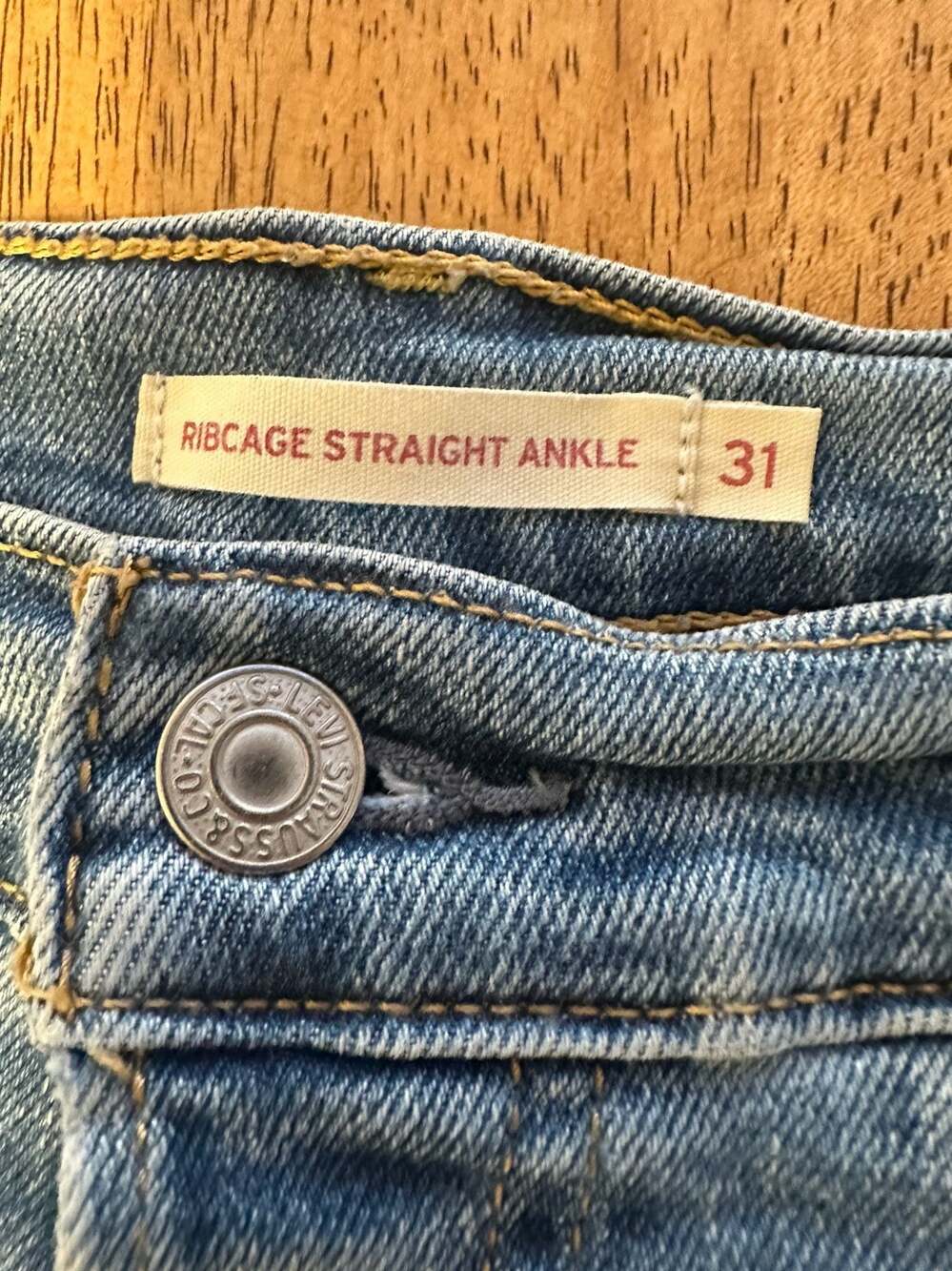 Levi's Ribcage Straight Ankle High Rise Button Fly Jeans Size 31